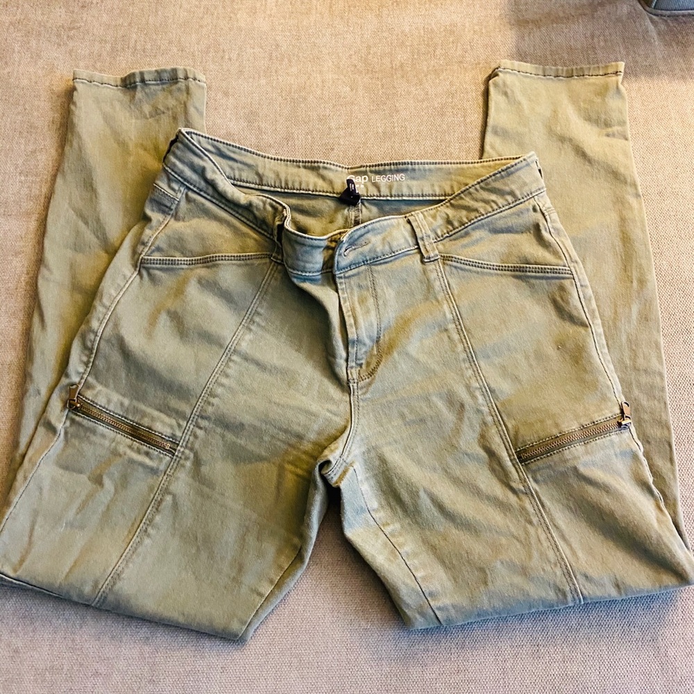 Gap Khaki Legging